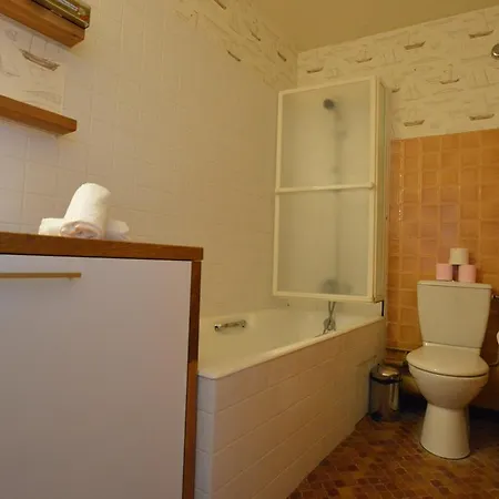 Authentic Bright Flat In Le Marais Paris